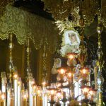 La procesión del SanTo Entierro de la Semana SanTa Marinera de Valencia del viernes sanTo reúne a mi...