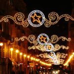 Las luces de navidad avanzan su alumbrado más pronto que nunca y las fallas celebran el II aniversar...